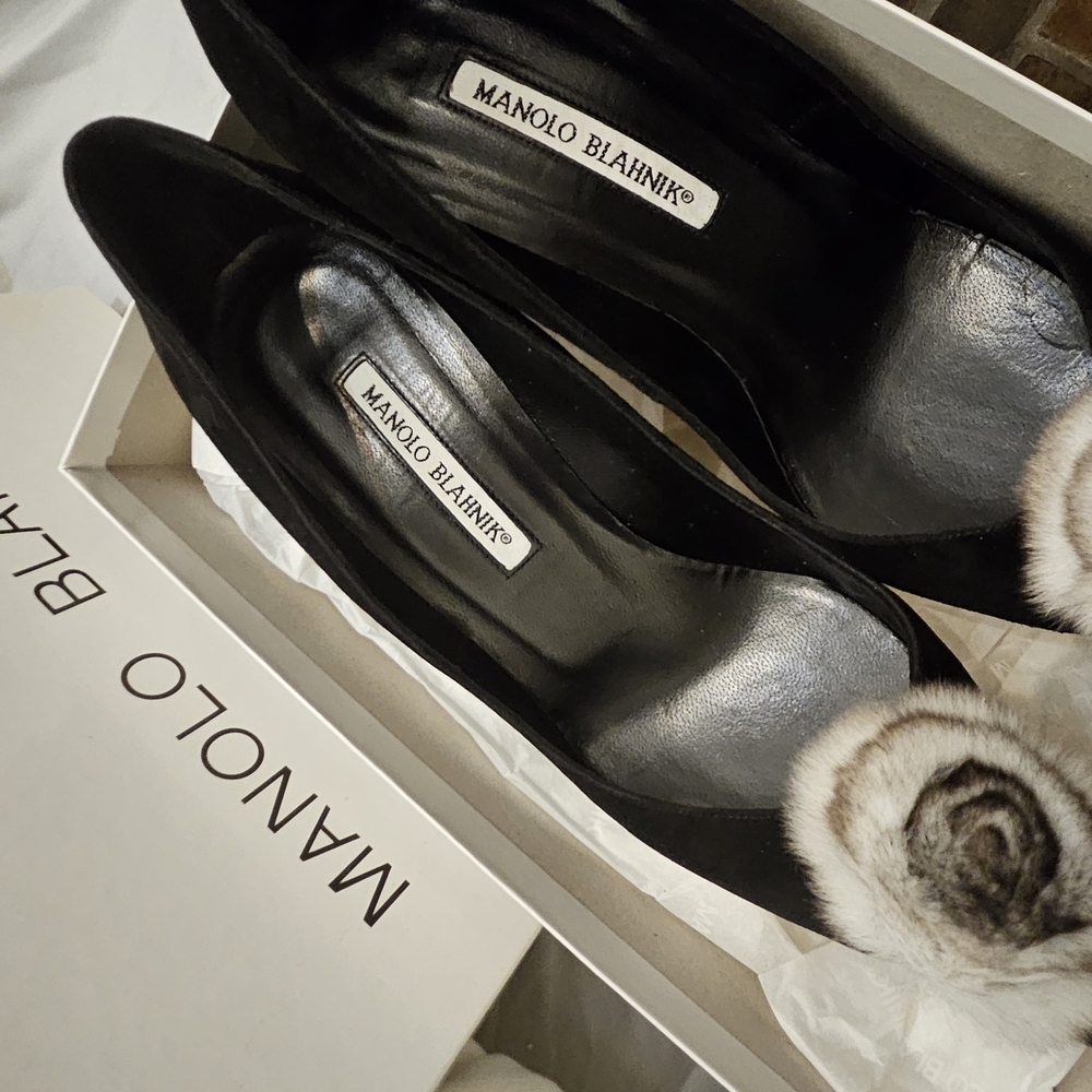 Manolo Blahnik Black Heels Classic Pumps